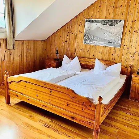 بيت ضيافة Gaestehaus Hohe Tannen جارمش بارتنكيرشن