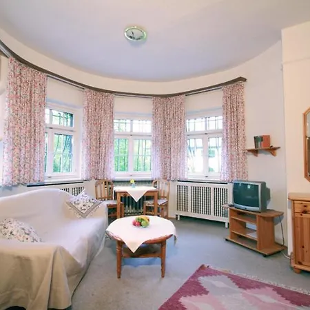 Gaestehaus Hohe Tannen بيت ضيافة 3*