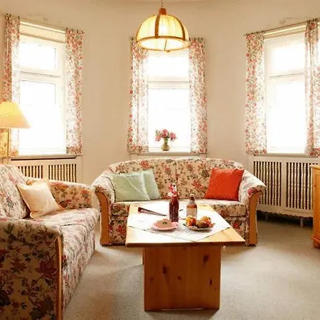 Gaestehaus Hohe Tannen بيت ضيافة