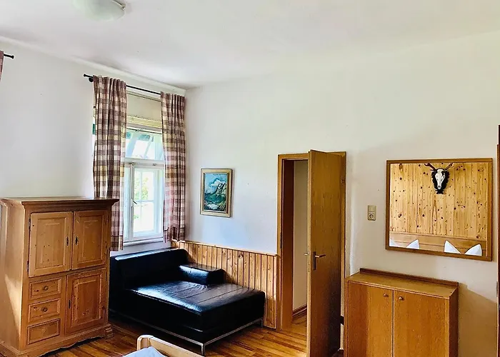Gaestehaus Hohe Tannen بيت ضيافة 3*