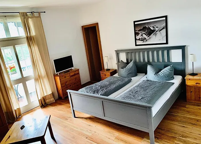 Gaestehaus Hohe Tannen جارمش بارتنكيرشن