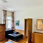 Gaestehaus Hohe Tannen 게스트하우스 3*