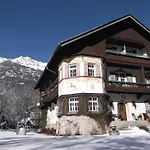 Gaestehaus Hohe Tannen 게스트하우스 3*