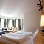 Gaestehaus Hohe Tannen 게스트하우스 3*